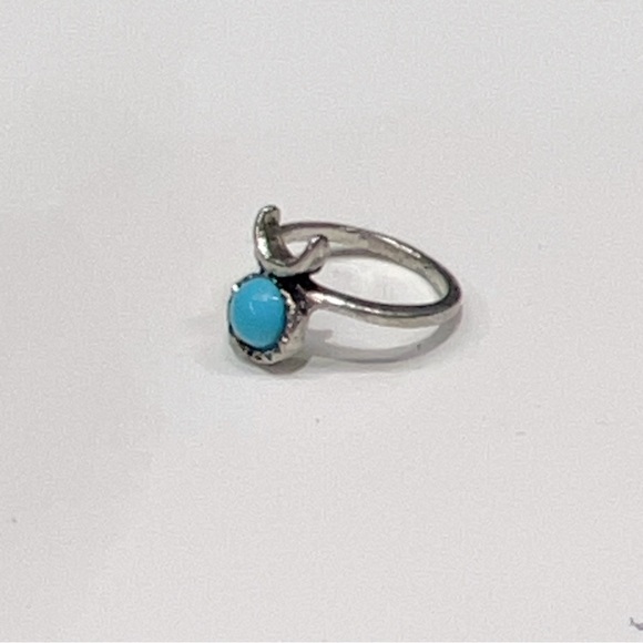 Ethereal Vintage Like Faux Turquoise Stone color Silver plated Ring - Picture 2 of 3